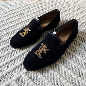 Tricker’s London Black Velvet Slippers Loafers Gold Lion Embroidery UK 8 US 9